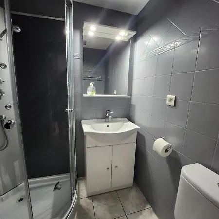 A Deux Pas Du Centre Et De La Promenade Des Apartment